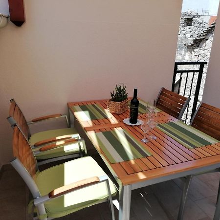 Apartman Bracera Примоштен Екстер'єр фото