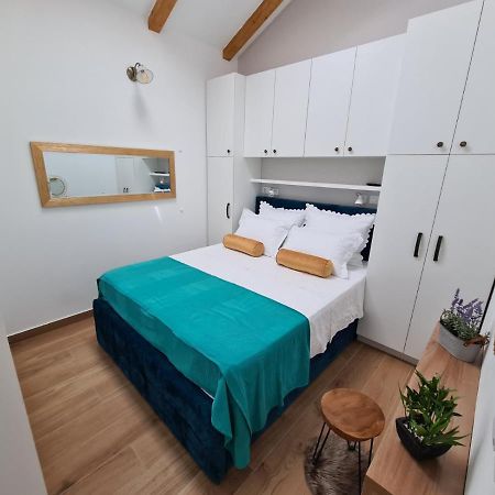 Apartman Bracera Примоштен Екстер'єр фото