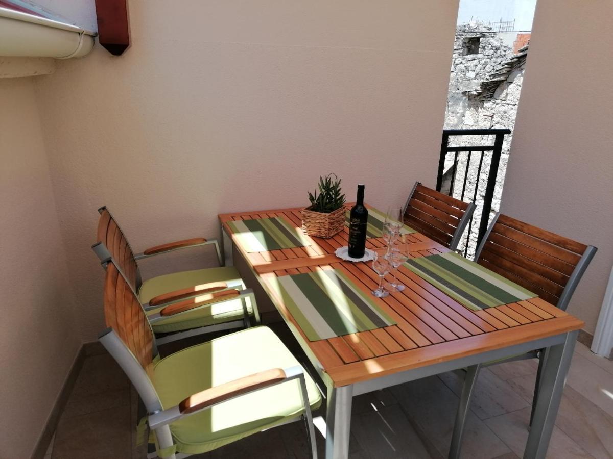 Apartman Bracera Примоштен Екстер'єр фото